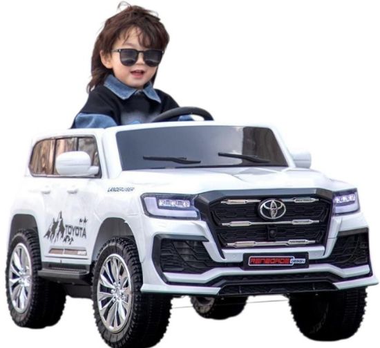 صورة سياراة اطفال كهربائية لاند كروزر 2026 اللون الأبيض